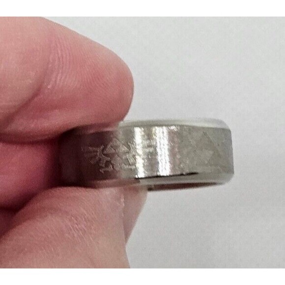 Stainless Steel Ring Size 8 Zelda Triforce Crest Of Hyrule NWT - Picture 1 of 3